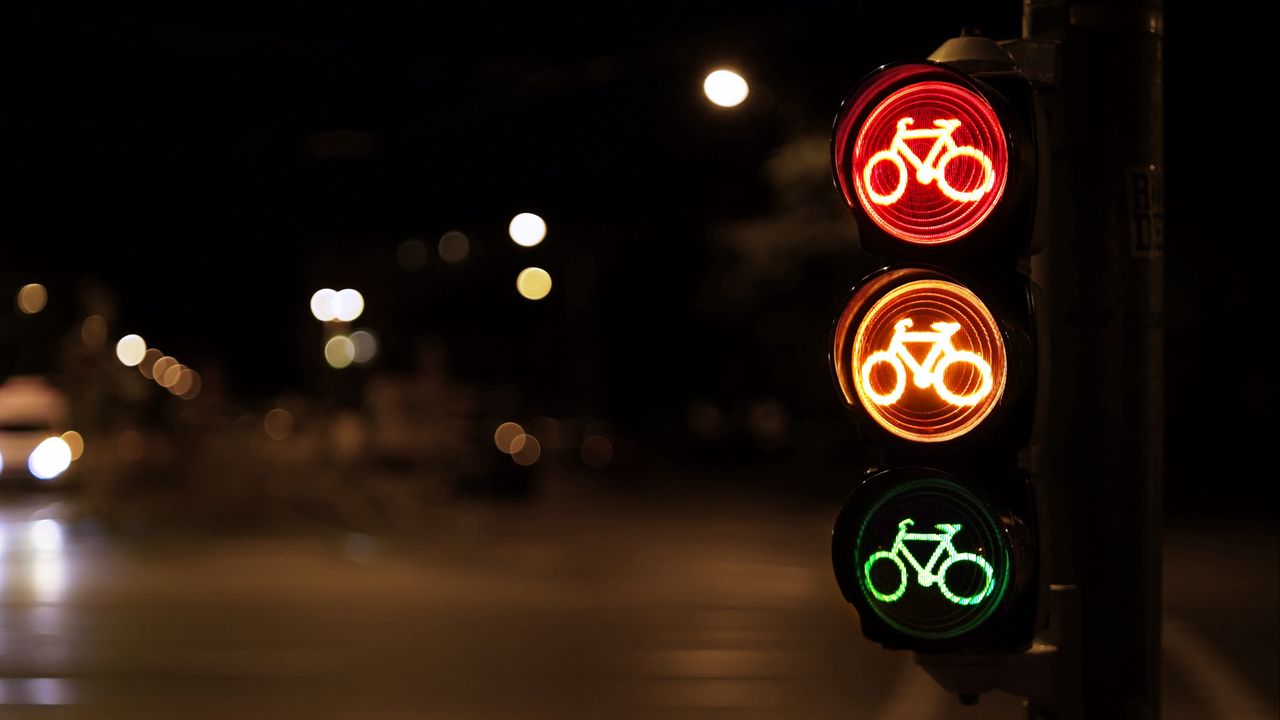 Wallpaper traffic light, symbol, bike, glow, night