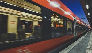 Preview wallpaper train, platform, blur, speed