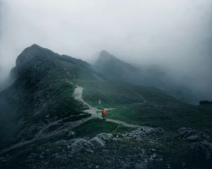 Preview wallpaper traveler, travel, loneliness, alone, mountains, fog