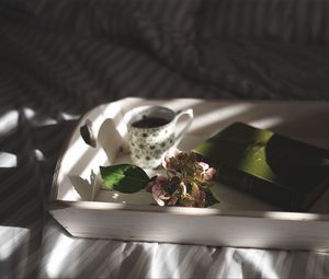 Preview wallpaper tray, book, cup, flower, bed, morning