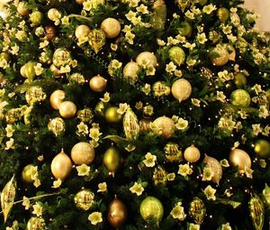 Preview wallpaper tree christmas decorations, gold, new year, holiday