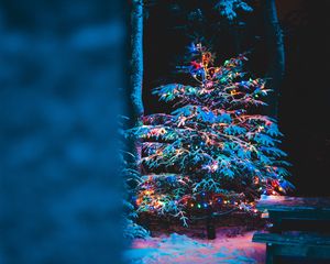 Preview wallpaper tree, garland, snow, new year, christmas