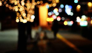 Preview wallpaper tree, garland, street, lights, bokeh, blur