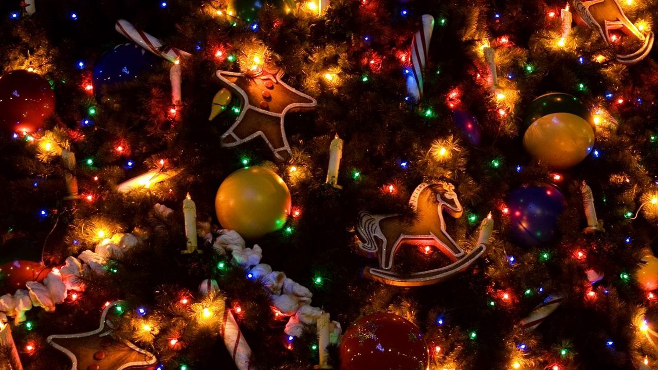 Wallpaper tree, holiday, candles, ornaments, garlands, toys