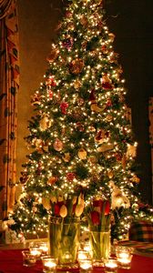 Preview wallpaper tree, house, new year, celebration