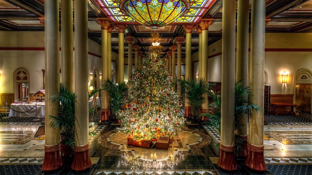 Wallpaper tree, large, christmas, hall, columns, holiday, gifts