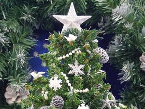 Preview wallpaper tree, star, jewelry, holiday mood, new year