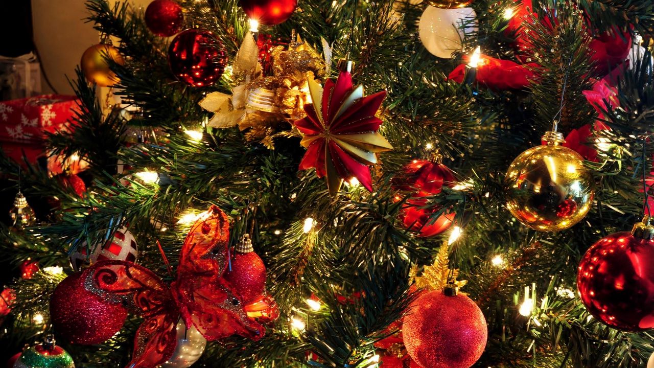 Wallpaper tree, toys, garland, holiday, new year, christmas
