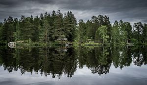 Preview wallpaper trees, lake, reflection