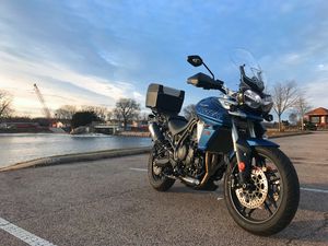 Preview wallpaper triumph tiger, motorcycle, bike, blue