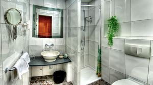 Preview wallpaper tub, tile, shower, toilet, sink, mirror, hdr