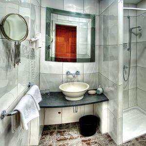 Preview wallpaper tub, tile, shower, toilet, sink, mirror, hdr