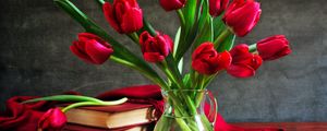 Preview wallpaper tulips, flowers, vase, books, petal, cape, table