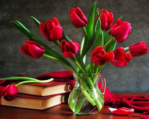 Preview wallpaper tulips, flowers, vase, books, petal, cape, table