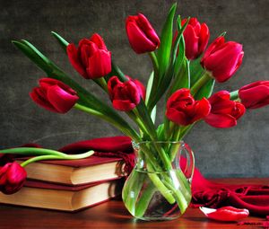 Preview wallpaper tulips, flowers, vase, books, petal, cape, table