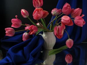 Preview wallpaper tulips, flowers, vase, fabric, table, reflection