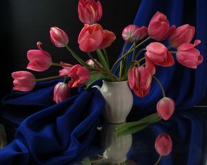 Preview wallpaper tulips, flowers, vase, fabric, table, reflection