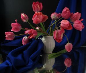 Preview wallpaper tulips, flowers, vase, fabric, table, reflection