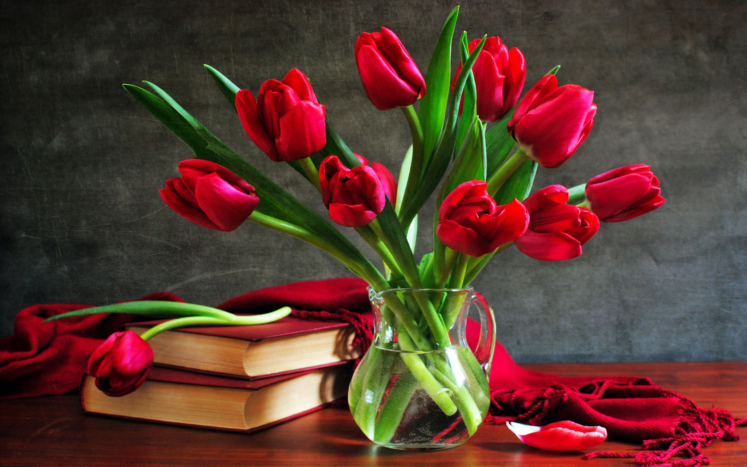 2560x1600 Wallpaper tulips, flowers, vase, books, petal, cape, table