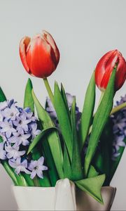 Preview wallpaper tulips, lilacs, bouquet, vase