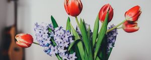 Preview wallpaper tulips, lilacs, bouquet, vase