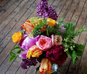 Preview wallpaper tulips, lilacs, ranunkulyus, bouquet, vase, floor