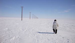 Preview wallpaper tundra, people, snow, footprints