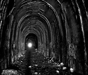 Preview wallpaper tunnel, arch, bw, light, exit