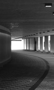 Preview wallpaper tunnel, architecture, windows, column, bw