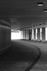 Preview wallpaper tunnel, architecture, windows, column, bw