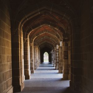 Preview wallpaper tunnel, building, arch, passage