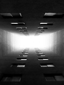 Preview wallpaper tunnel, bw, glow, distance, windows