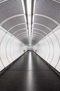 Preview wallpaper tunnel, corridor, white