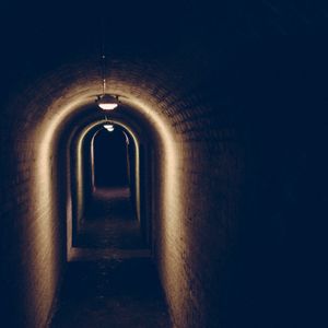 Preview wallpaper tunnel, dark, lantern