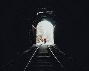 Preview wallpaper tunnel, dark, silhouette, rails