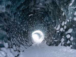 Preview wallpaper tunnel, ice, snow, light, nature