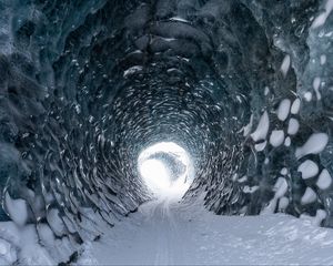 Preview wallpaper tunnel, ice, snow, light, nature