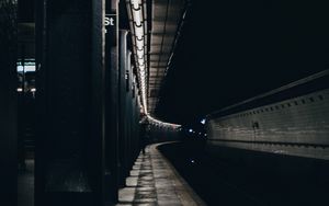 Preview wallpaper tunnel, metro, man, silhouette, dark