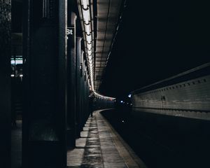 Preview wallpaper tunnel, metro, man, silhouette, dark