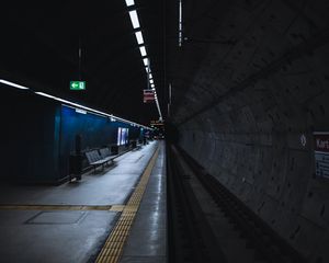 Preview wallpaper tunnel, metro, platform, distance
