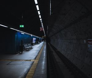 Preview wallpaper tunnel, metro, platform, distance