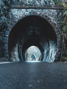 Preview wallpaper tunnel, road, construction, people
