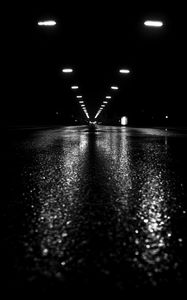 Preview wallpaper tunnel, road, light, black and white, black
