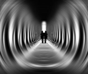 Preview wallpaper tunnel, silhouettes, bw, blur, illusion