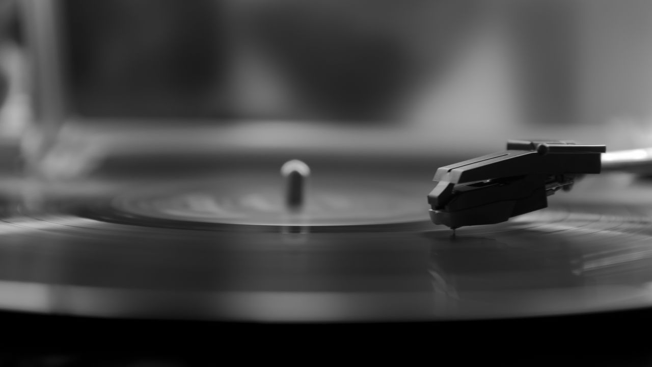 Wallpaper turntable, vinyl, black and white, music