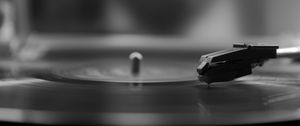 Preview wallpaper turntable, vinyl, black and white, music
