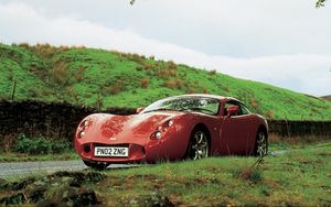 Preview wallpaper tvr t440, red, side view, grass