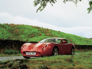 Preview wallpaper tvr t440, red, side view, grass