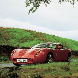 Preview wallpaper tvr t440, red, side view, grass