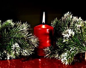 Preview wallpaper twigs, pine needles, christmas candle, surface